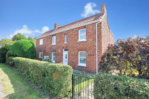 4 bed property, in Gainsborough Road, £650,000