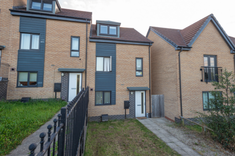 2 bed property, in Broomhouse Lane, £190,000