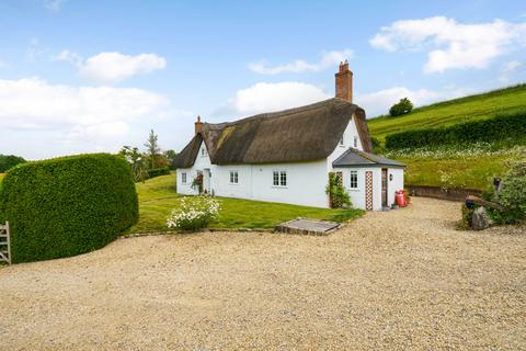 4 bed property, in Compton, £910,000