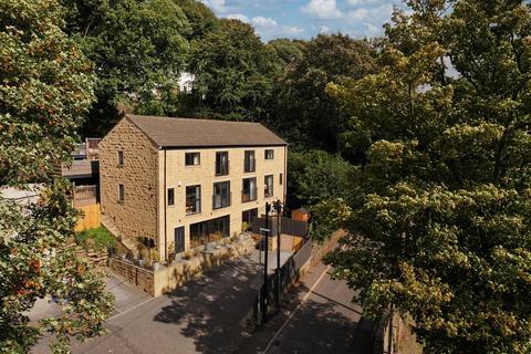 6 bed property, in Sedis House, £520,000
