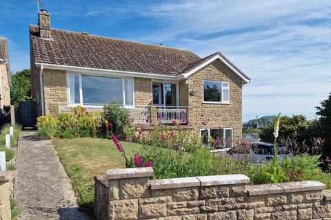 3 bed property, in Bridport, £550,000