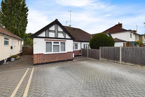 2 bed property, in Woodville Gardens, £500,000