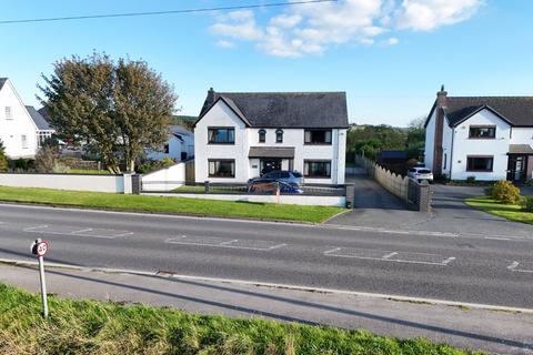 5 bed property, in Sarnau, £510,000