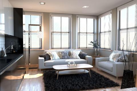 2 bed property, in Newton Street, £240,000