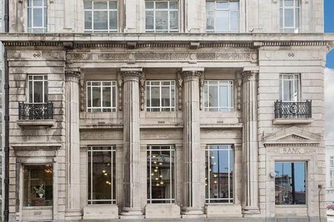 1 bed property, in Water Street, £130,000