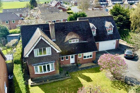 4 bed property, in Old Road, £550,000