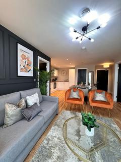 1 bed property, in Pomona Strand, £235,995