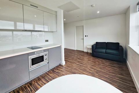 1 bed property, in Westpoint Chester Road, £105,000