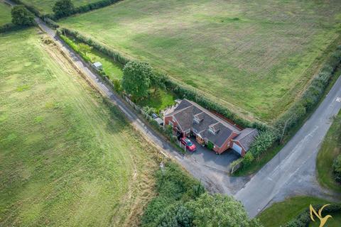 4 bed property, in Worcester WR6, £695,000