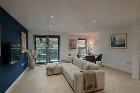 2 bed property, in Battersea Square, £550,000