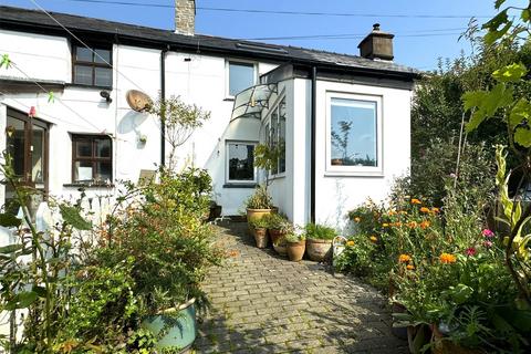 2 bed property, in Craig Yr Henffordd, £170,000
