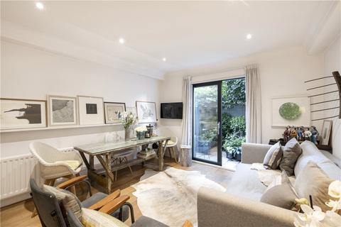 2 bed property, in Battersea High Street, £500,000