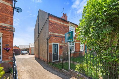2 bed property, in Harrington Road, £269,995