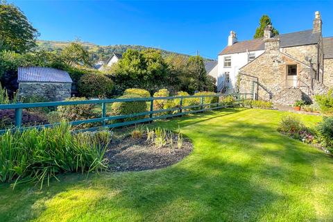 2 bed property, in Rowen, £300,000