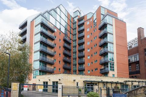 2 bed property, in Great George Street, £129,000