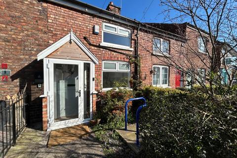 2 bed property, in Warburton Street, £250,000