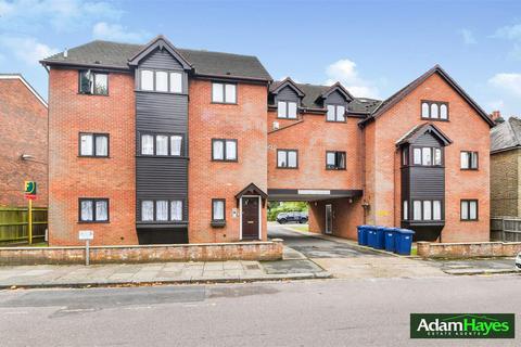 2 bed property, in Dale Grove, £365,000