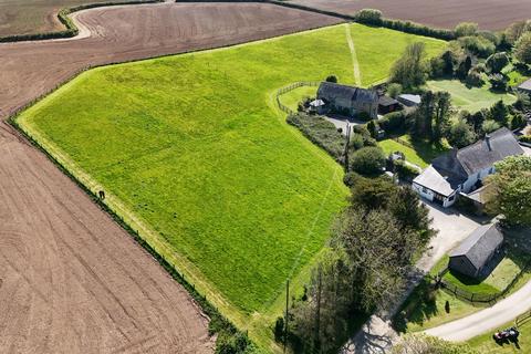 3 bed property, in Polean Farm, £700,000