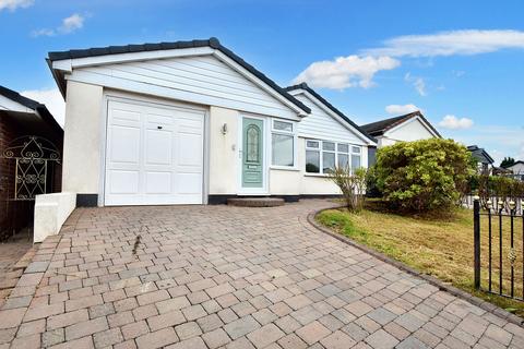 3 bed property, in Oakwell Drive, £337,000