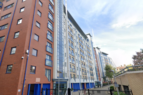 1 bed property, in Newton Place, £500,000