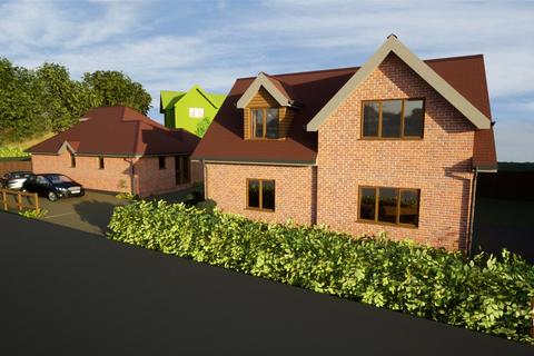 3 bed property, in Cock Lane, £275,000