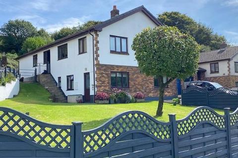 5 bed property, in Llangynog, £450,000