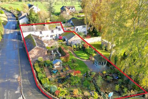 5 bed property, in The Faulds, £595,000