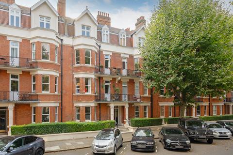 4 bed property, in Castellain Mansions, £725,000