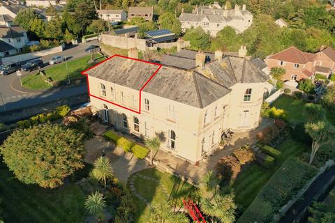 1 bed property, in Under Minnow Road, £90,000