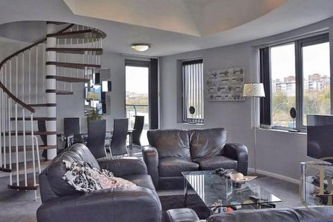 4 bed property, in Durham & Newcastle, £2,000,050