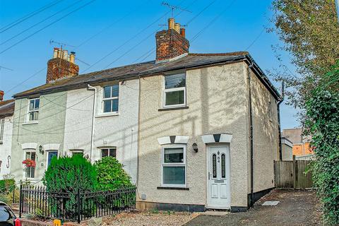 2 bed property, in Cravells Road, £450,000