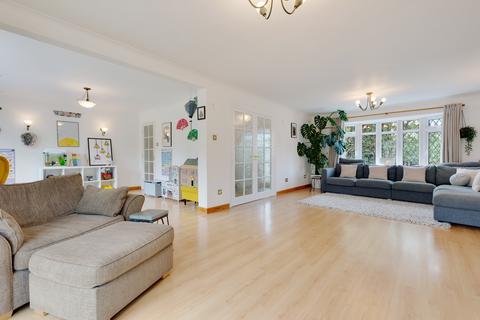 4 bed property, in Witham Lodge, £750,000