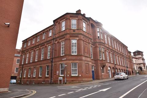 1 bed property, in Charles House Park Row NG1 6GR, £135,000