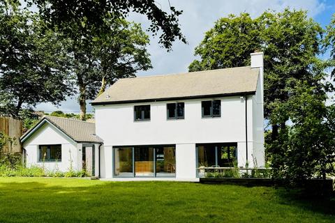 5 bed property, in Antron Hill, £699,950