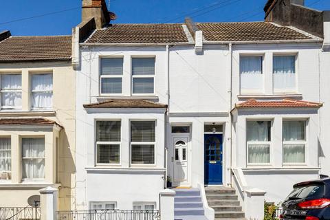 3 bed property, in Herbert Road, £485,000