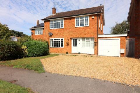 4 bed property, in Holly Walk, £570,000