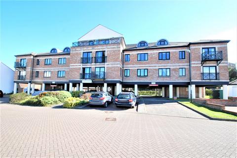 2 bed property, in Harbour View, £169,000