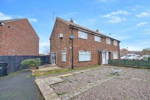 3 bed property, in Bullamoor Road, £190,000