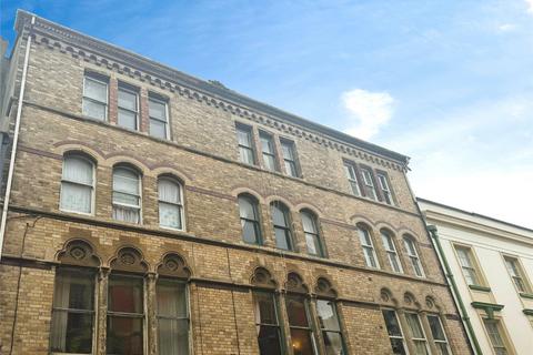 1 bed property, in Belvedere Road, £84,000