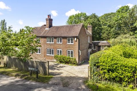 3 bed property, in Buckham Hill, £785,000