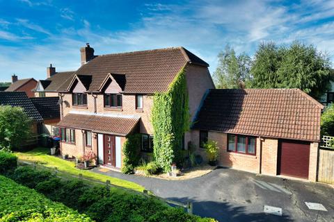 4 bed property, in Beales Lane, £700,000