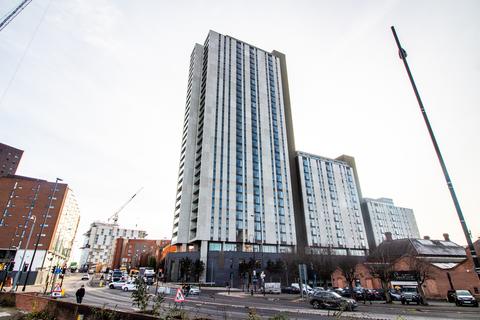 1 bed property, in Store Street, £220,000
