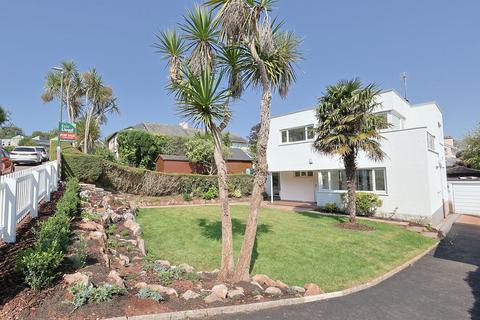 3 bed property, in North Rocks Road, £497,500