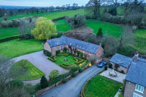 5 bed property, in Utkinton Lane, £1,695,000