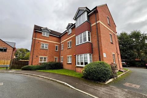 2 bed property, in Bridge Close, £125,000