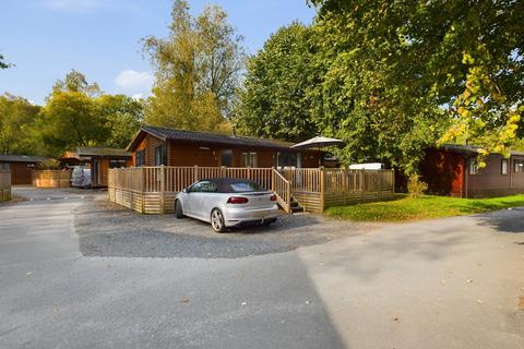 2 bed property, in White Cross Bay Caravan Park, £145,000
