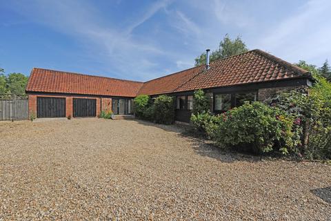 4 bed property, in Pixey Green, £775,000