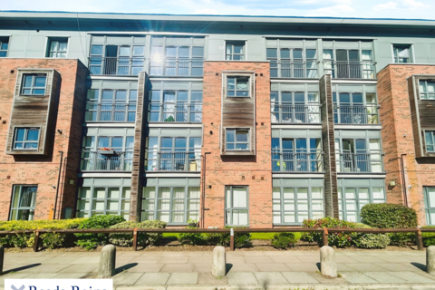 2 bed property, in Devonshire Road, £120,000