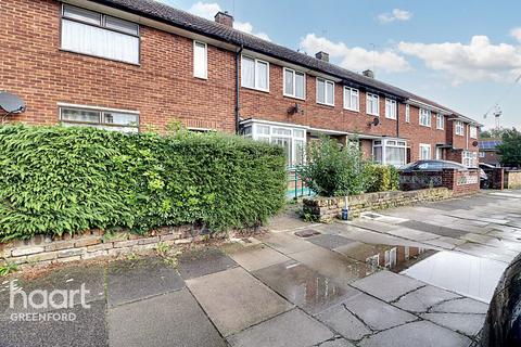 3 bed property, in Edison Drive, £485,000