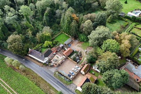 4 bed property, in Aylsham Road, £525,000